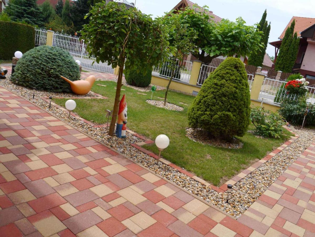 Apartments In Alsopahok/Balaton 27597 Exterior photo